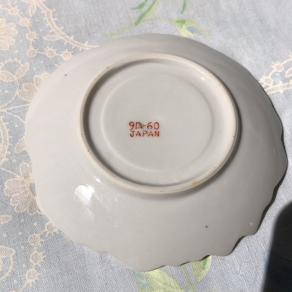 Small plate or saucer with chicks - Picture 2 of 4